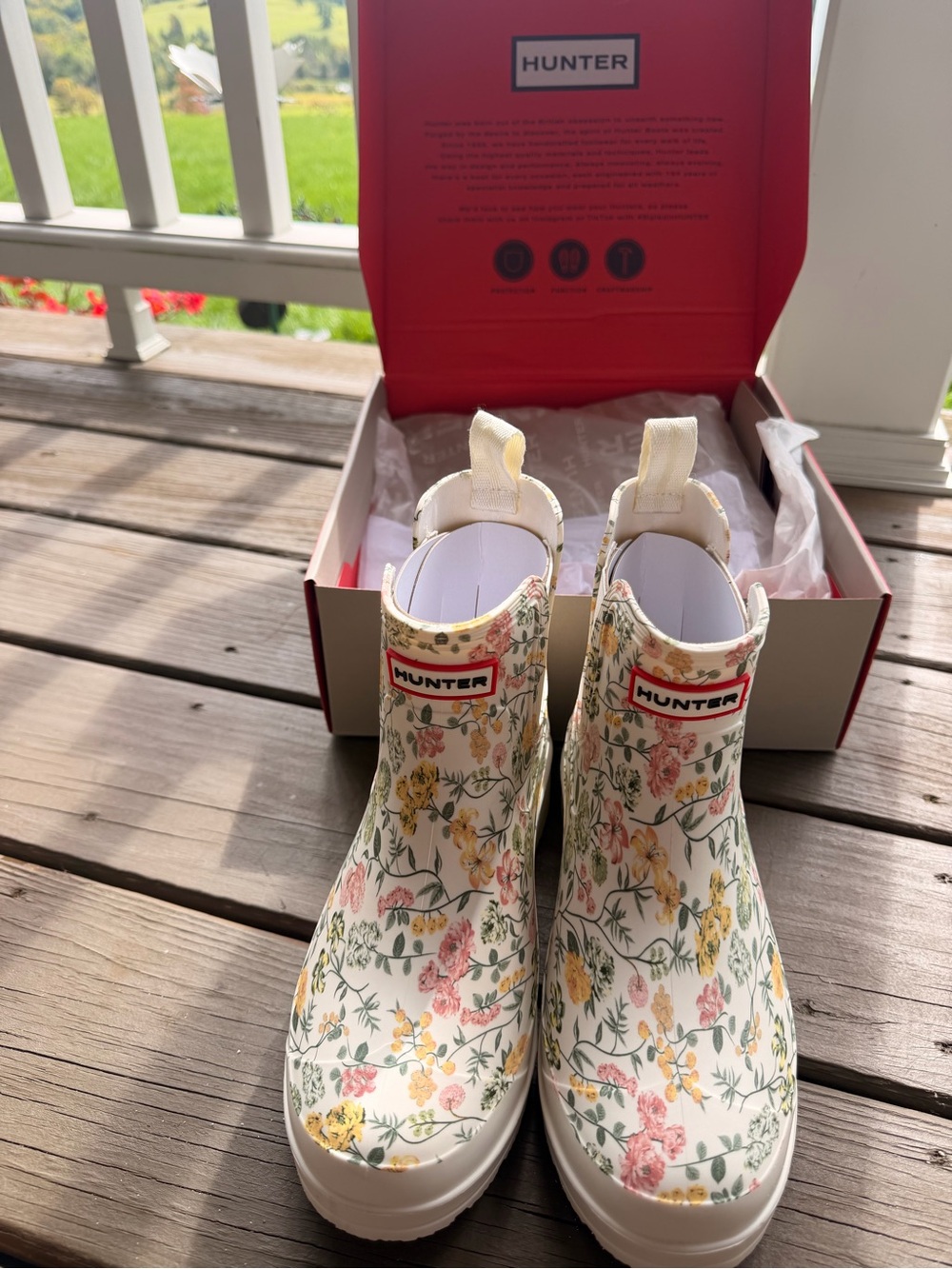 Hunter Floral Tabitha Rain Boot in White with Pink & Yellow Blooms - Picture 7 of 7